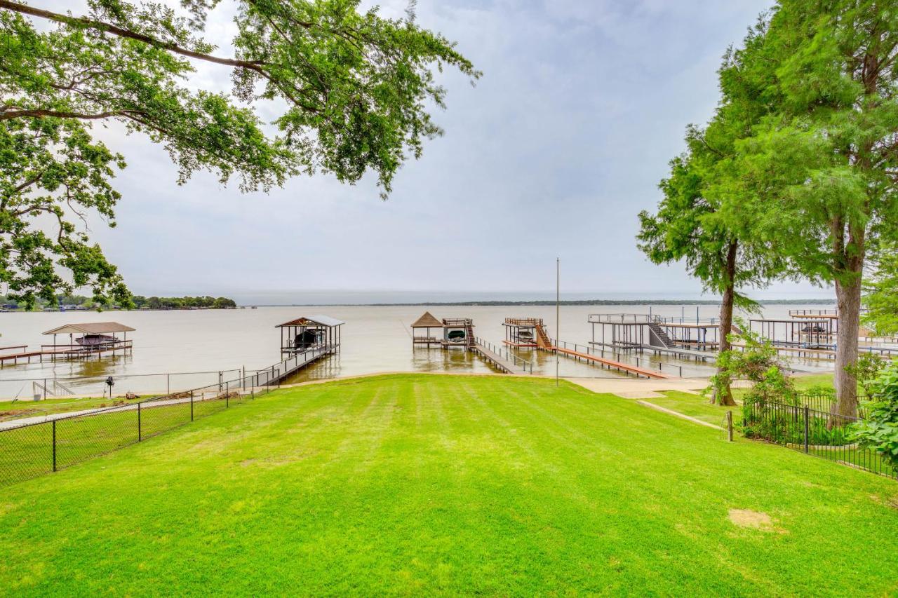 B&B Gun Barrel City - Cedar Creek Lakefront Home with Dock and Game Room! - Bed and Breakfast Gun Barrel City