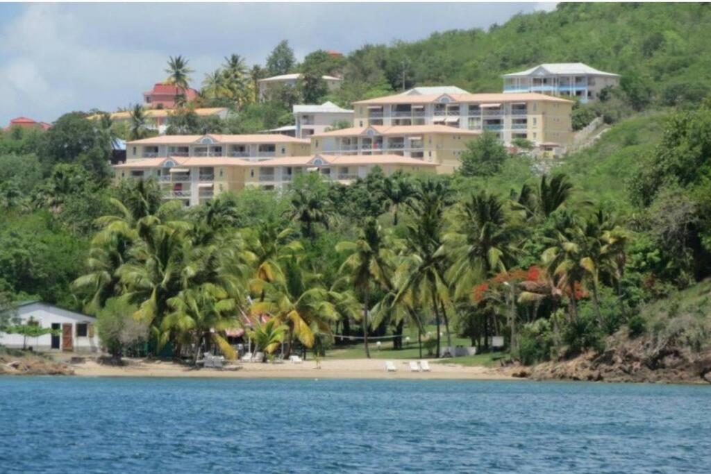 Studio vue mer panoramique, Les trois ilets Anse Mitan - B&B