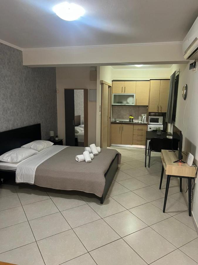 AVR Airport Deluxe Suites 4 AIRPORT FREE SHUTLE - B&B Markópoulo