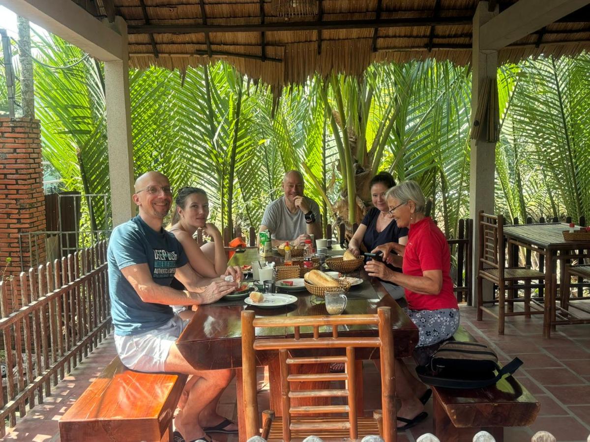 Homestay Bentre Coco Lodge - B&B