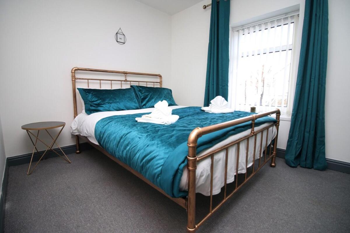 B&B Newport (Wales) - Junctions Way by Tŷ SA -3 bed in Newport - Bed and Breakfast Newport (Wales)