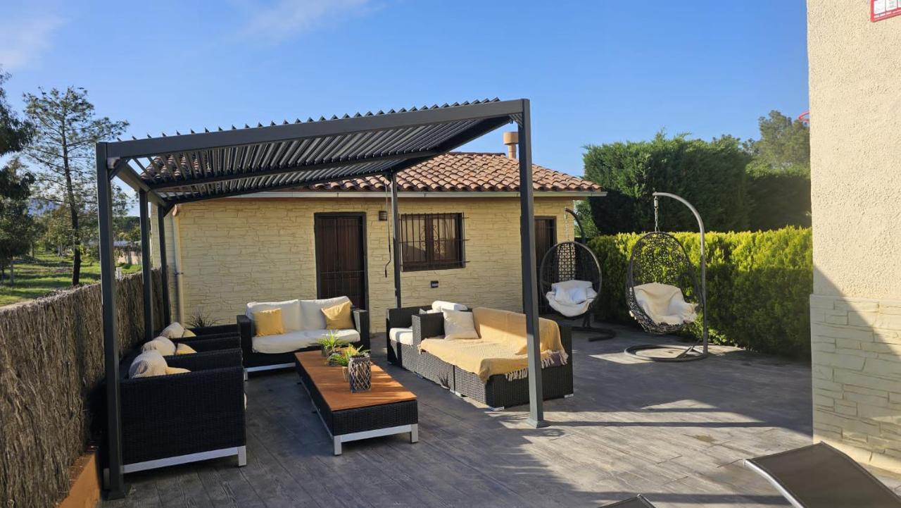 Villadora Piscina privada & jacuzzi Cerca de la costa brava - B&B Santa Coloma de Farners