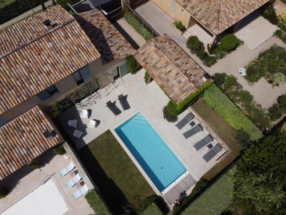 Magique 16 - Luxe villa met privé zwembad voor 10p - B&B