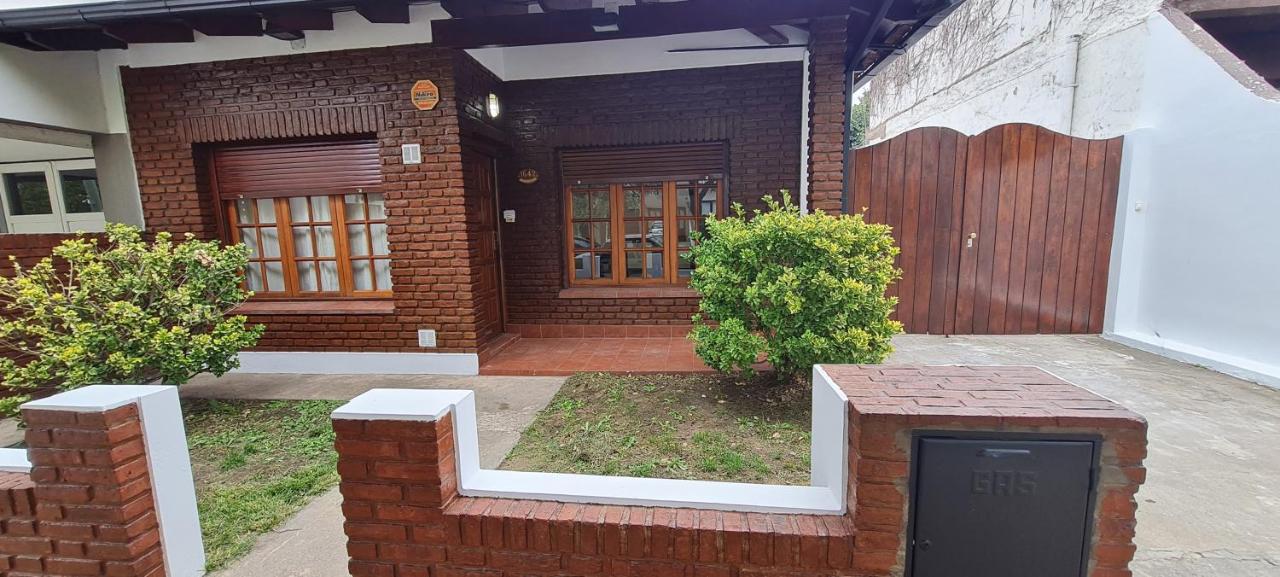 Casa familiar con parrilla y patio compartido - B&B