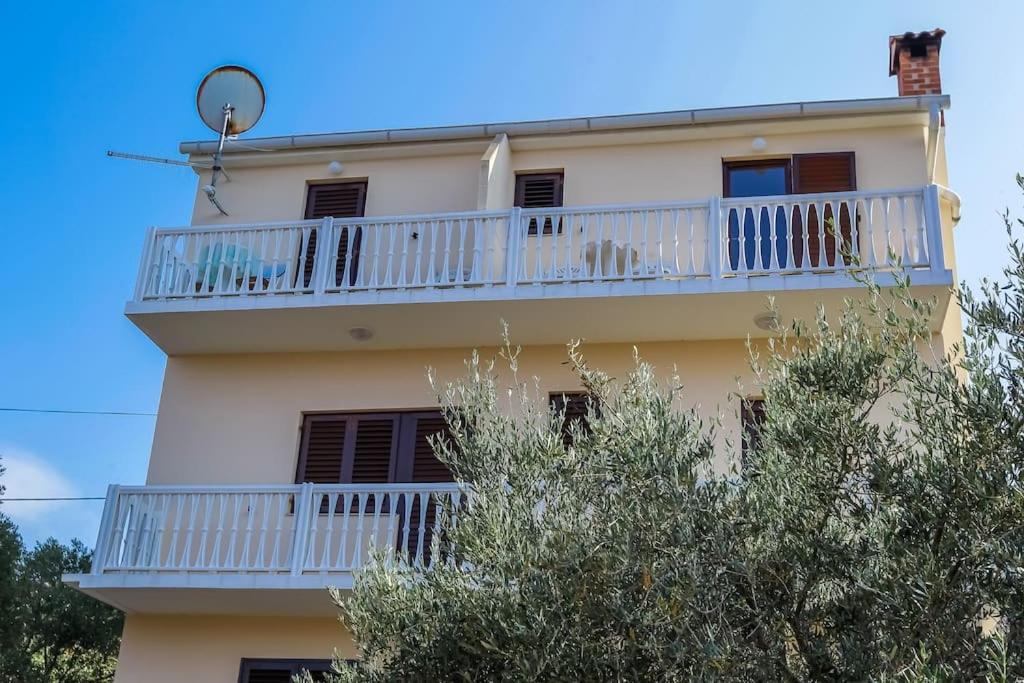 Apartments Meri - Ferienwohnung Savar