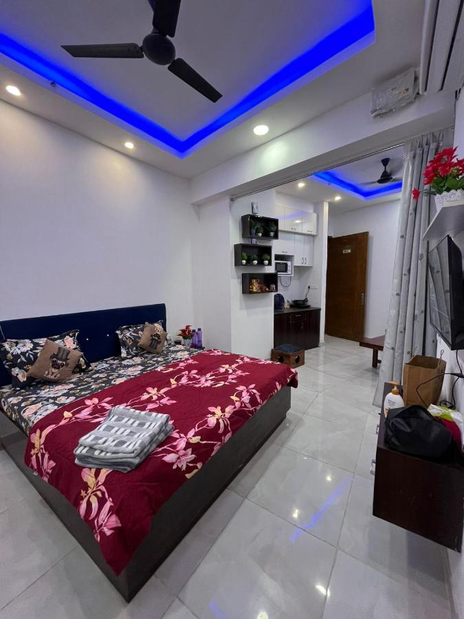 B&B Greater Noida - Estates Model - Bed and Breakfast Greater Noida