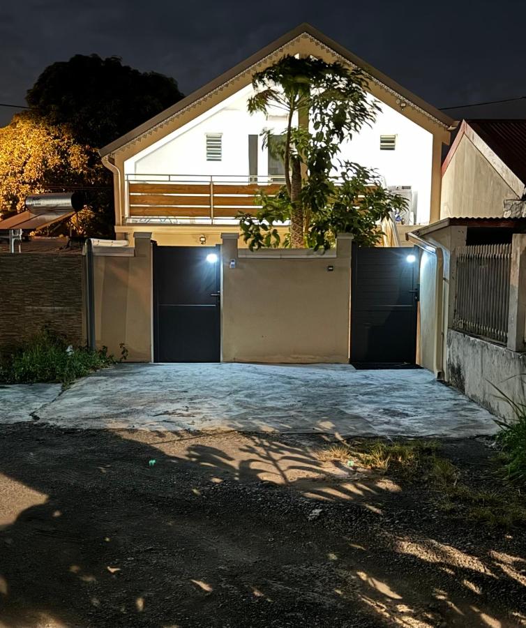 Grand studio charmant, tout équipé… - Chambres d’hôtes Saint-Denis