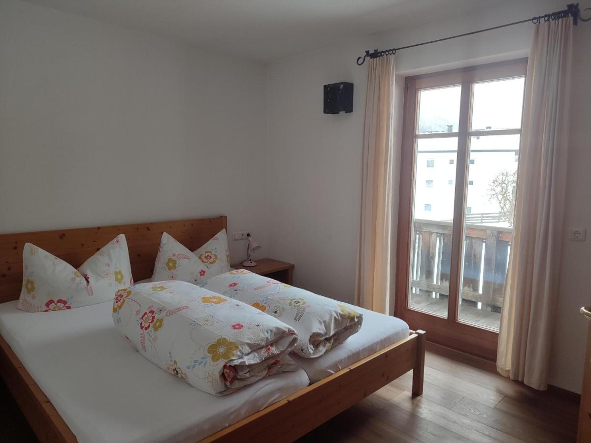 Two-Bedroom Apartment with Shower 
