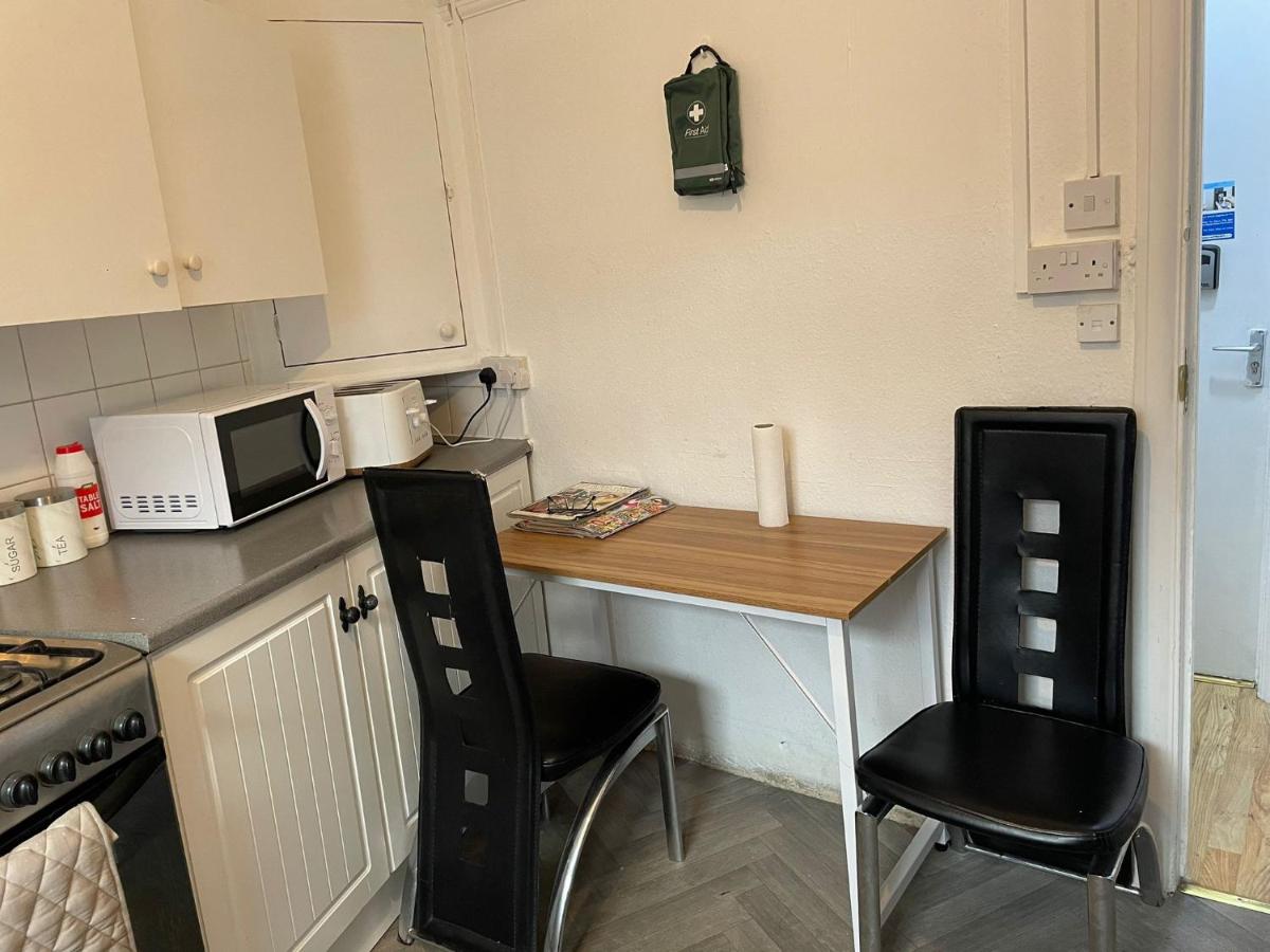 RAHAL HACKNEY - B&B