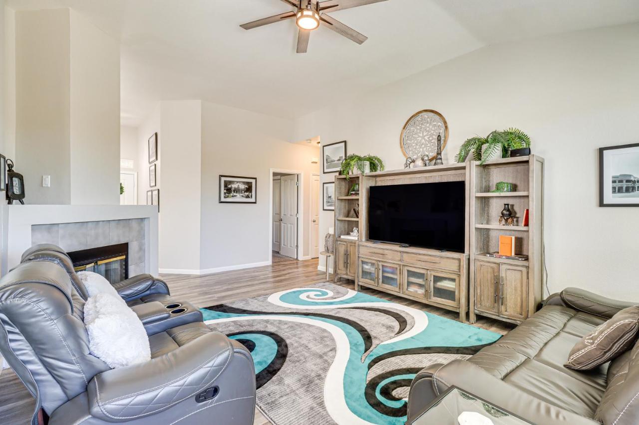 8 Mi to Dtwn Reno Sparks Escape with Fenced Yard - Bed and Breakfast