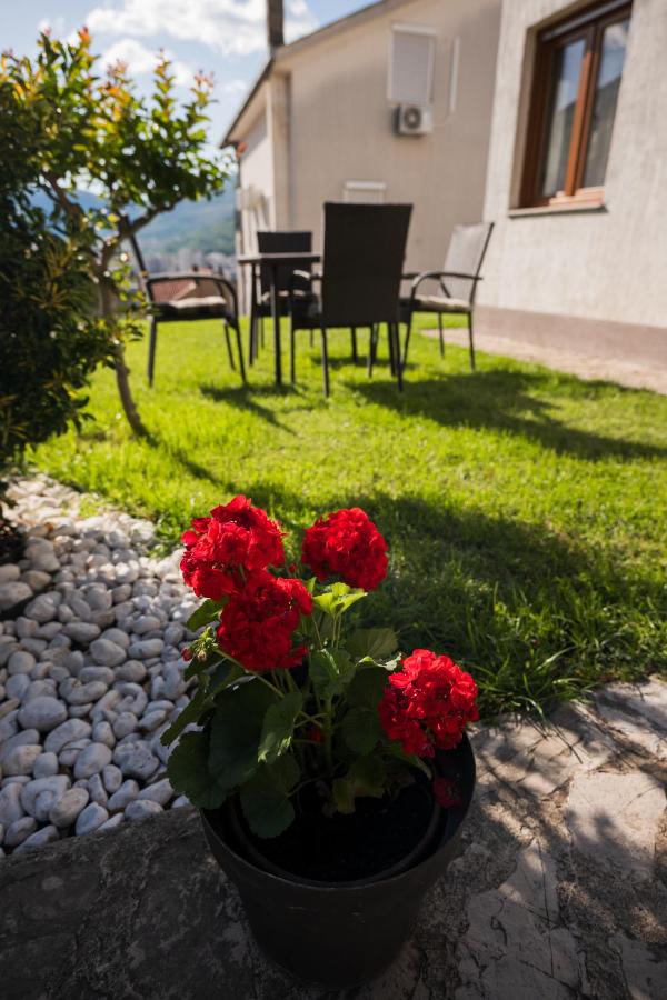 Apartman Emina - Ferienwohnung