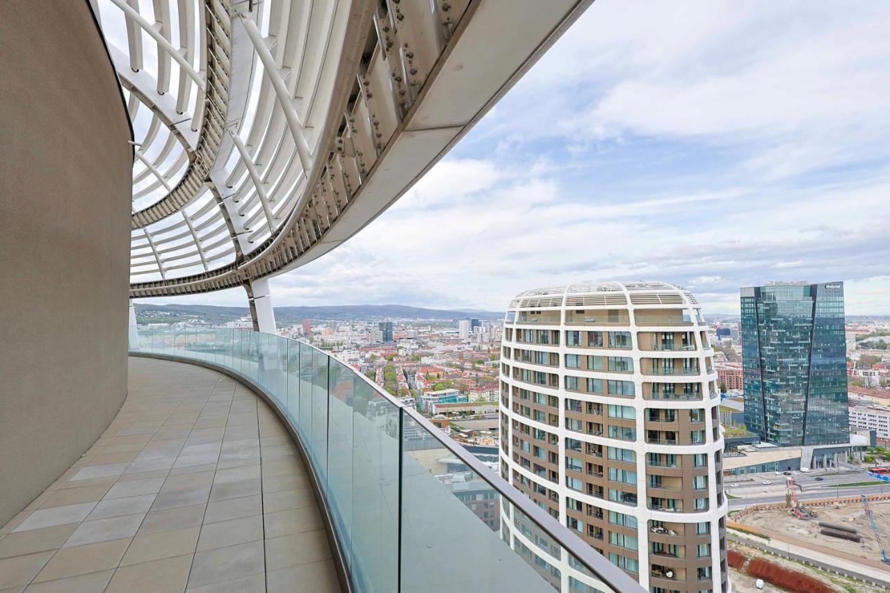 Sky Park Tower 2, luxury apartment with free parking - B&B