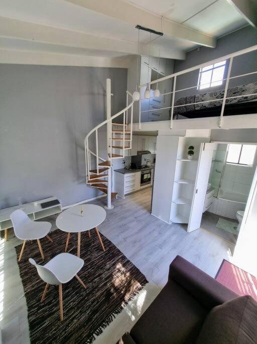 B&B Kaapstad - Modern, Airy Loft apartment - Bed and Breakfast Kaapstad