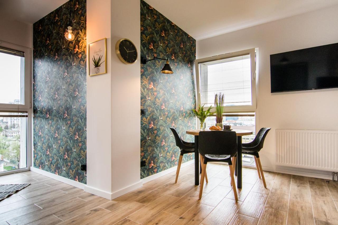 Parrot - 77 Apartments Wigury Street - B&B