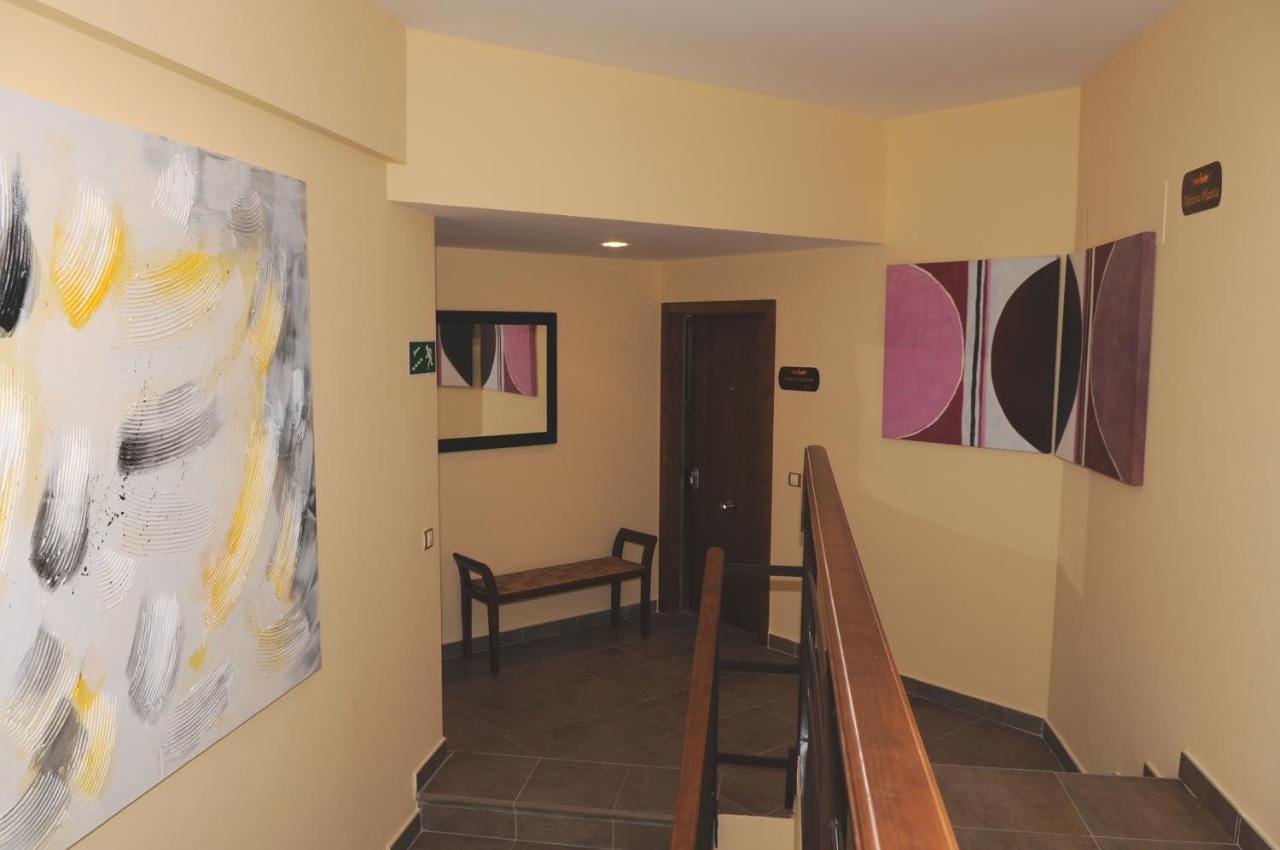 Edificio Reyes - Ferienwohnung La Adrada