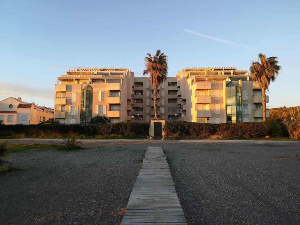 Espectacular residencial en 1a linea con piscina - B&B