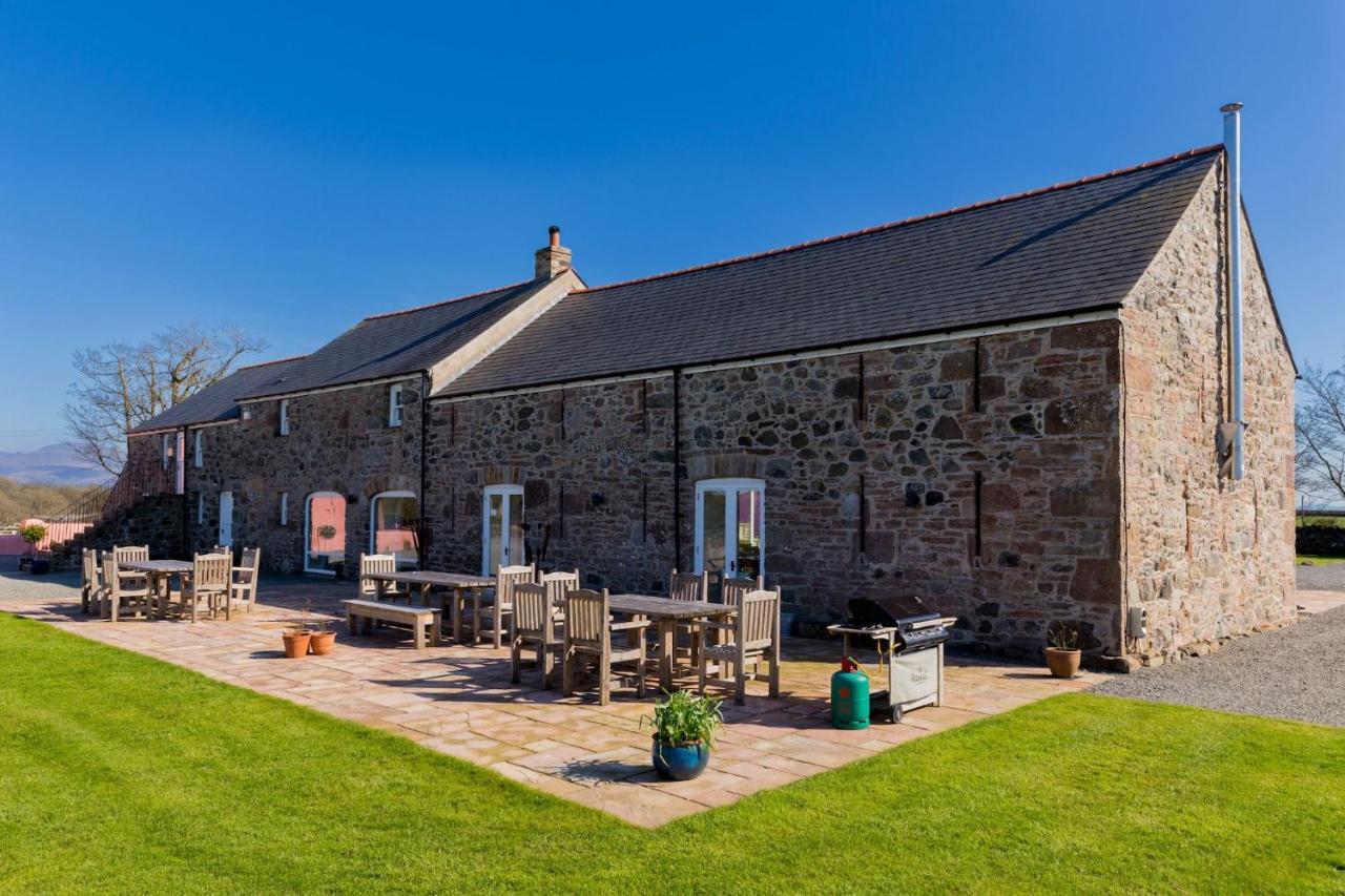 The Outbuildings - B&B Newborough