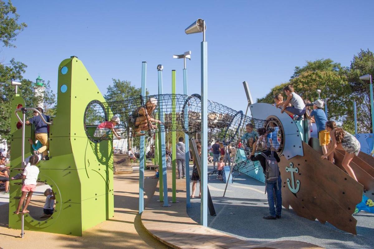 Baladin - Dormir sur un voilier By Nuits au Port - B&B La Rochelle