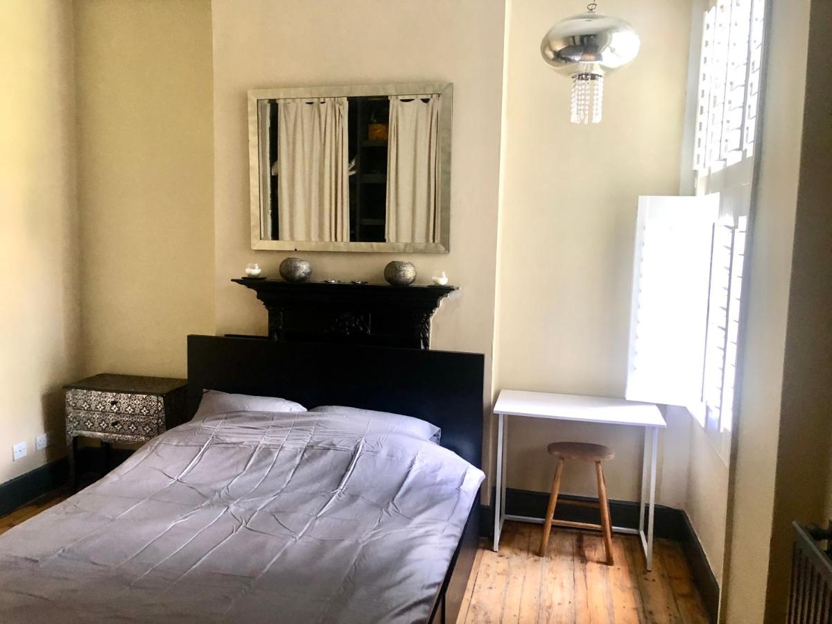 Appartamento con 2 Camere da Letto e Vista Giardino