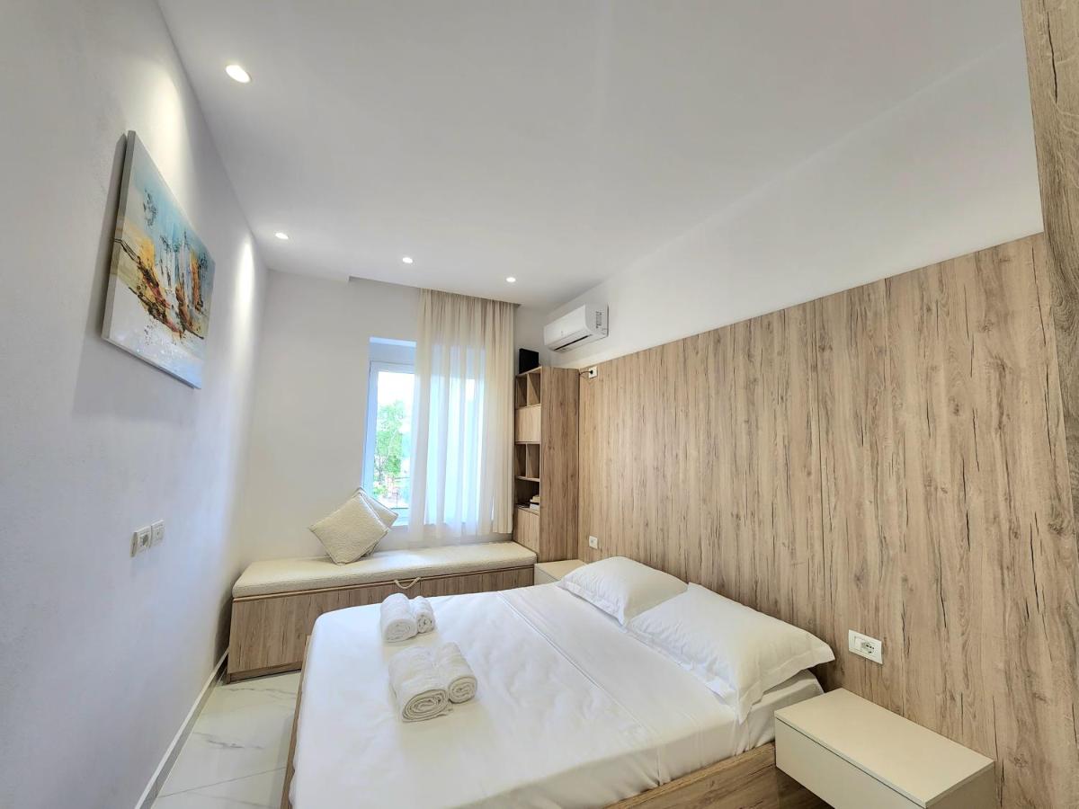 Central Tirana apartment getaway - B&B