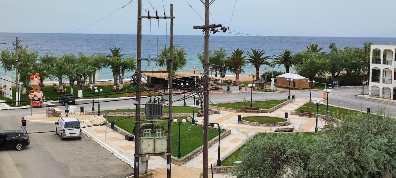Makis Apartments Flogita - B&B