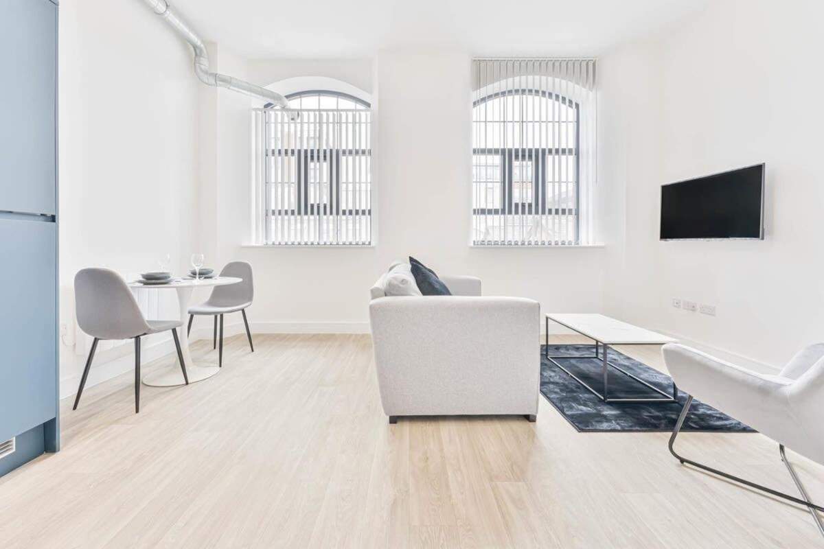 Modern 2 Bedroom Apartment in Central Nottingham - Bed and Breakfast