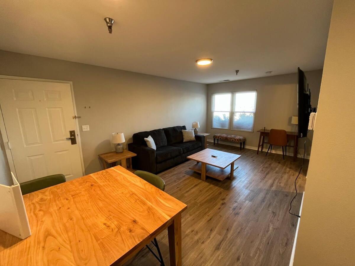 Aksarben 1 Bedroom-Close to I-80 - B&B Omaha