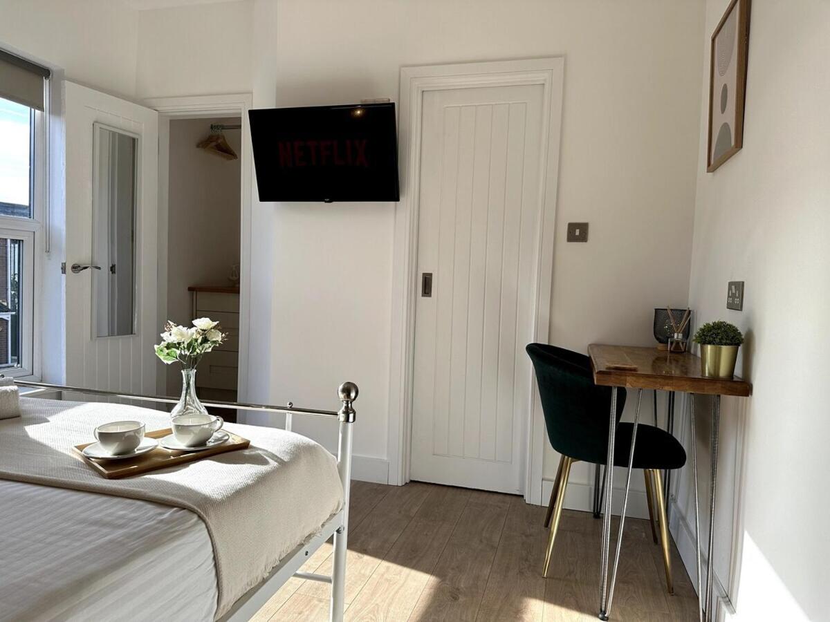 Deluxe Stays @ Libra Spaces - B&B