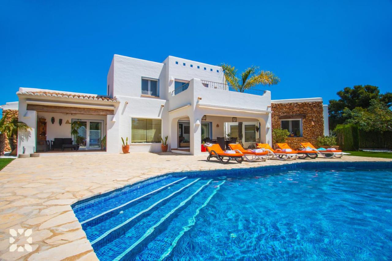 Villa Tuvalu by Abahana Villas - B&B
