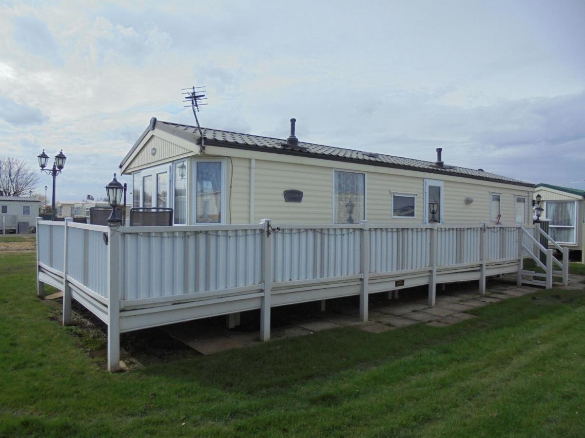 B&B Sutton on Sea - Sapphire 8 Berth panel heated Towervans - Bed and Breakfast Sutton on Sea