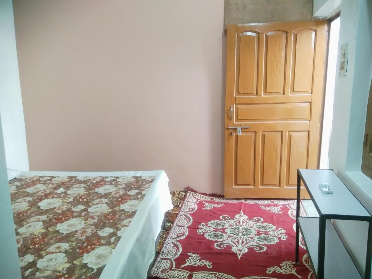 Chambre Double ou Lits Jumeaux avec Salle de Bains Privative