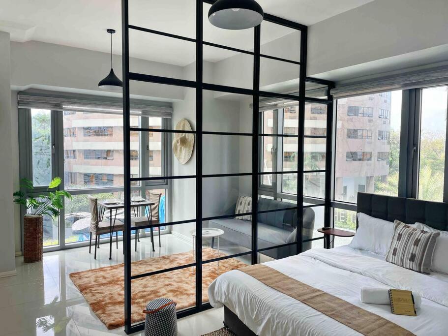 Gora studio in Avant BGC parking with fee - B&B