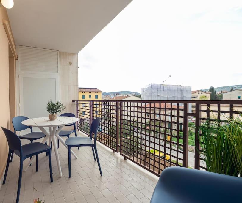 modern flat with light and sun on the sweet terrace - Ferienwohnung