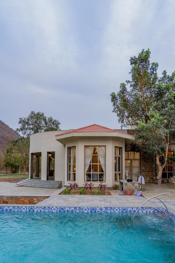 Surya Bagh - A Luxury Hideaway - 20 minutes drive to Tehla gate, Sariska Tiger Reserve & 10 minute from Bhangarh Fort - B&B Dogeta