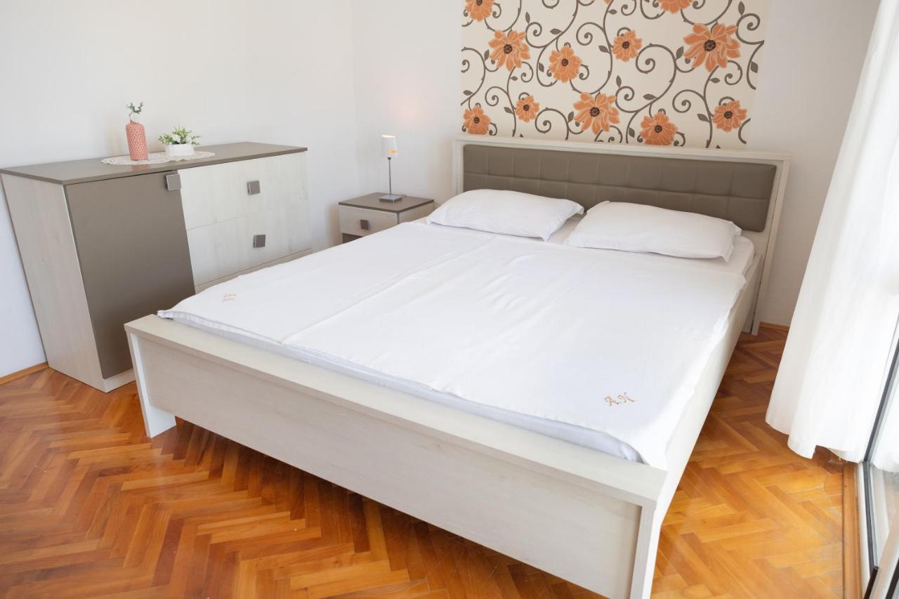 Superior One-Bedroom Apartment with Balcony