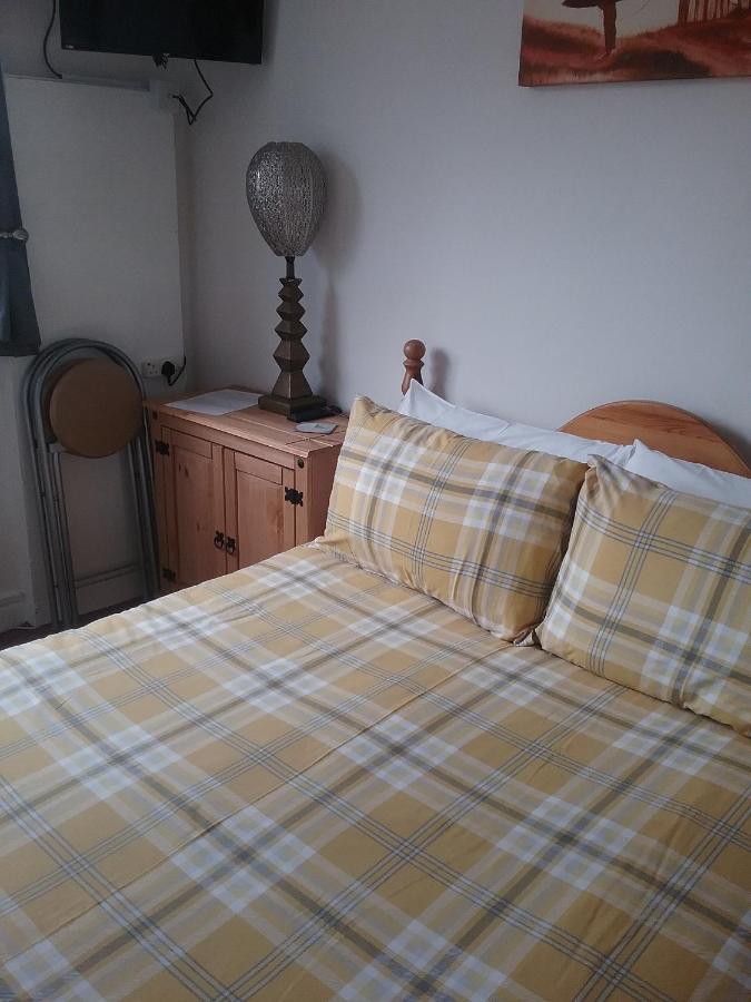 Room 5 Small Double Room - 2nd Floor