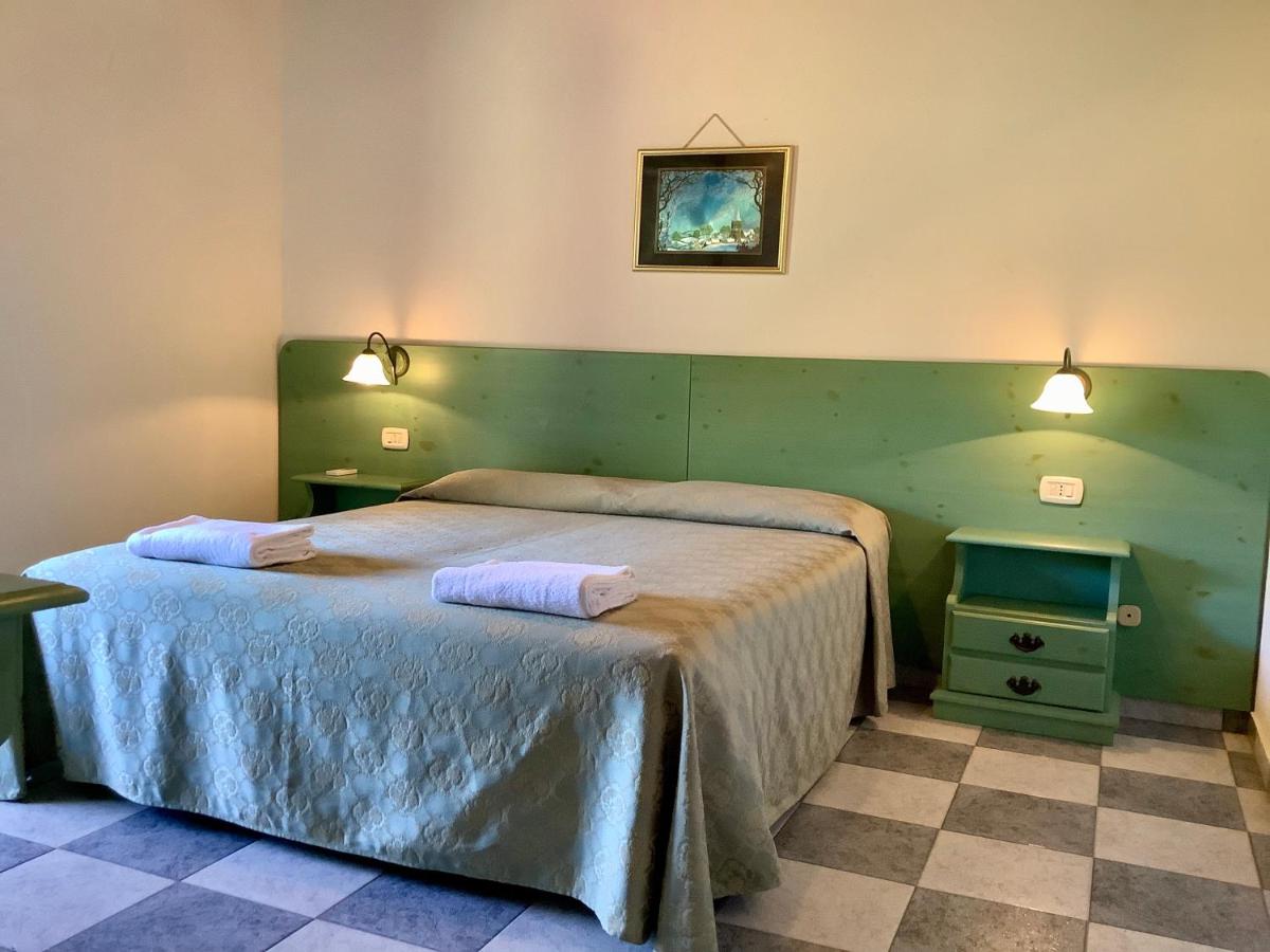 B&B Portixeddu - Hotel Golfo del Leone - Bed and Breakfast Portixeddu