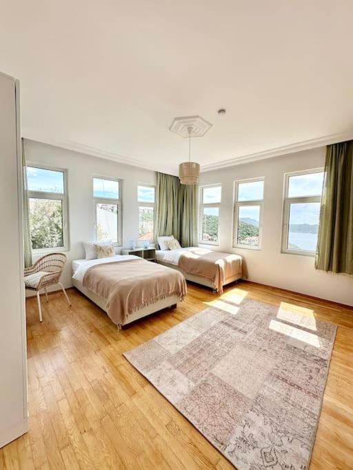 Appartamento con 3 Camere da Letto e Vista Mare