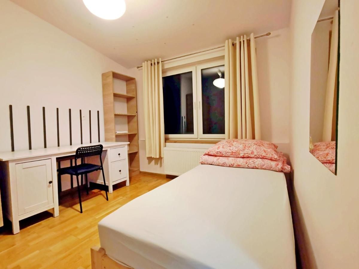 B&B Krakow - Villa Karolina - Bed and Breakfast Krakow