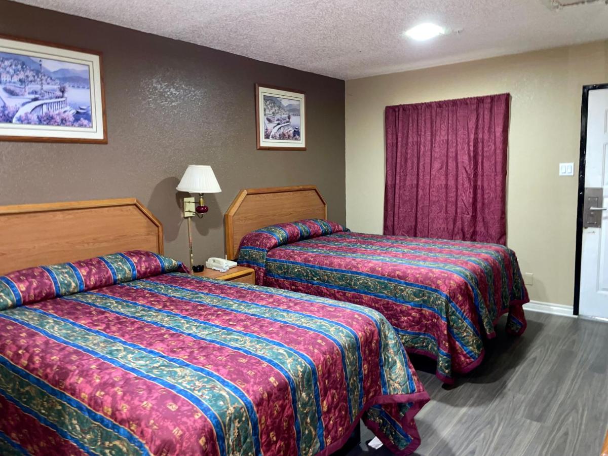 B&B Dallas - Ankur Inn Motel - Bed and Breakfast Dallas