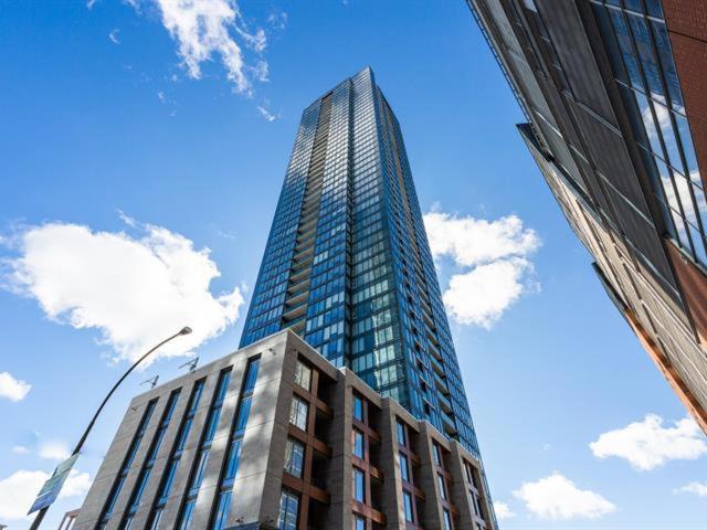 B&B Montreal - Sky High Penthouse 2BDRM condo - Bed and Breakfast Montreal