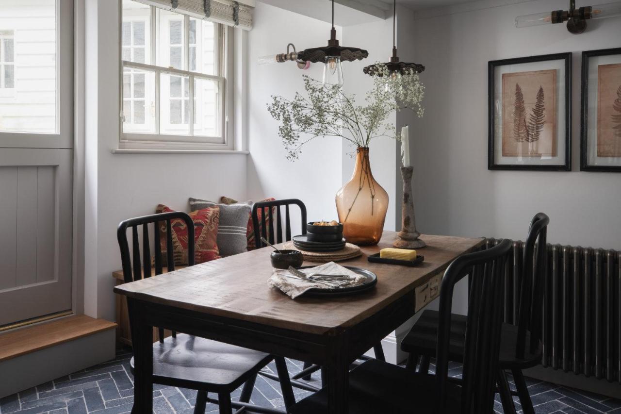 Kittiwake Cottage - Charming harbour-side cottage, luxury interiors - B&B Port Isaac