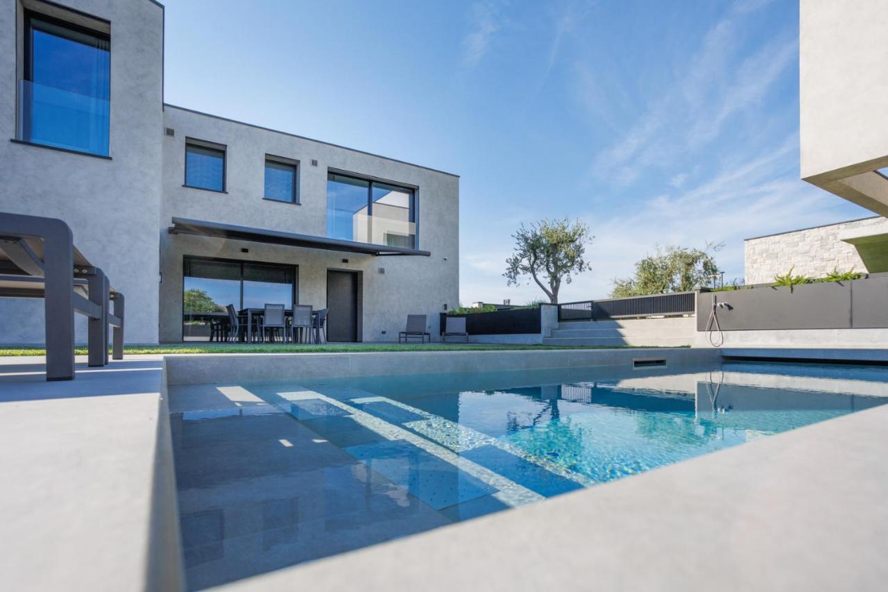 Villa Greghe-Lusso con piscina - B&B