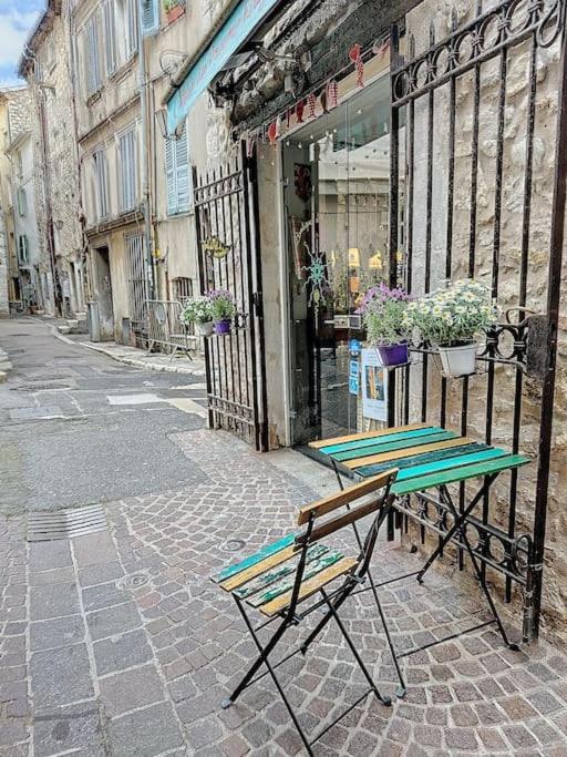 Loft Spacieux au Cœur du Village - B&B