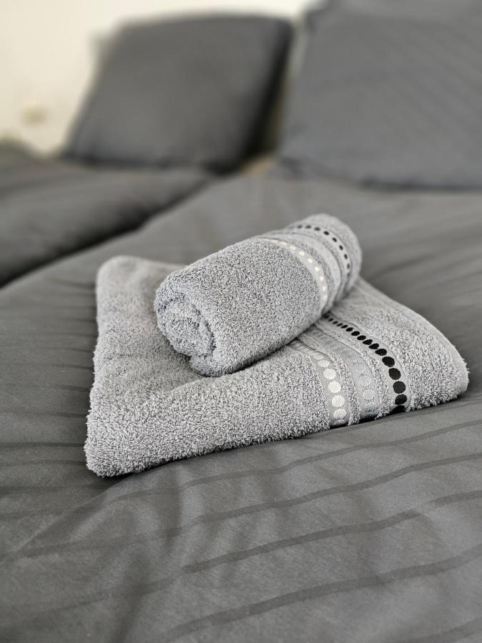 Scandi Flat Düsseldorf Airport & Messe - B&B Meerbusch