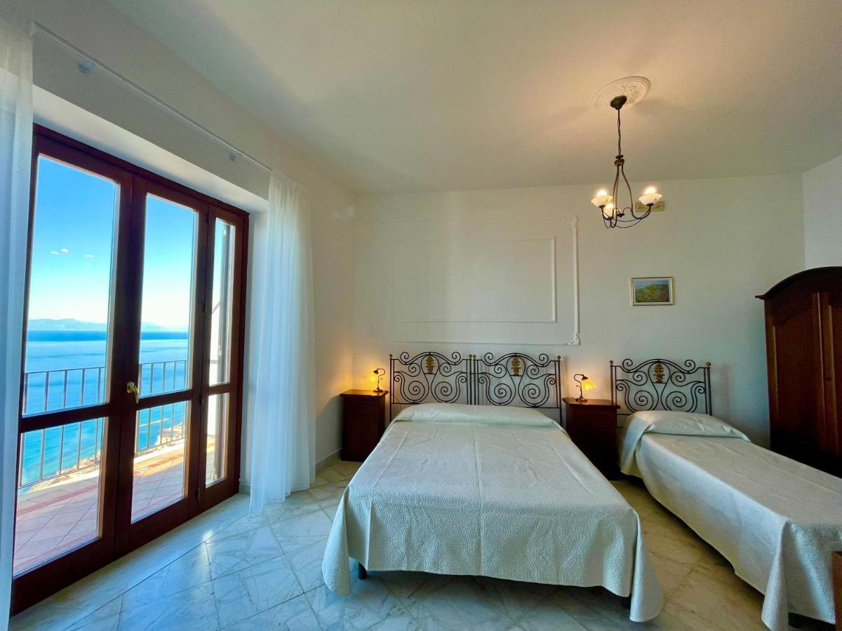 Triple Room with Balcony and Sea View