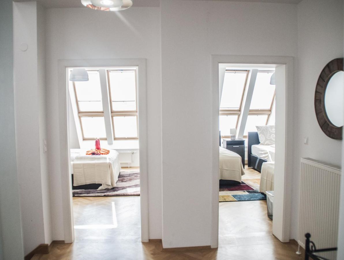 Penthouse Apartment with 3 Bedrooms -Getreidemarkt 18, 1010 Vienna