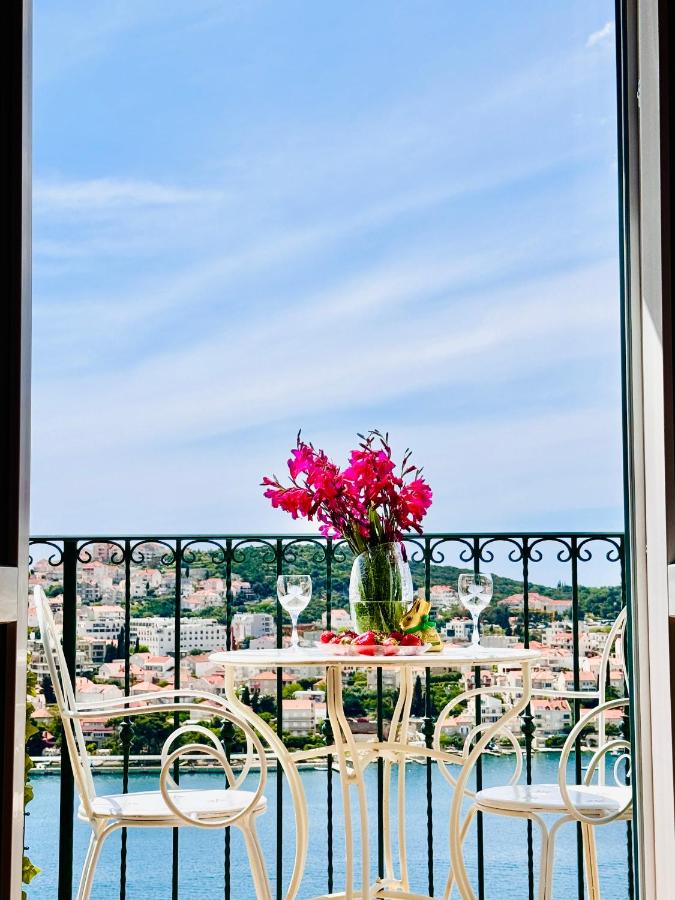 Dalmatian House, spacious stone terraces, balcony , views - Chambres d’hôtes