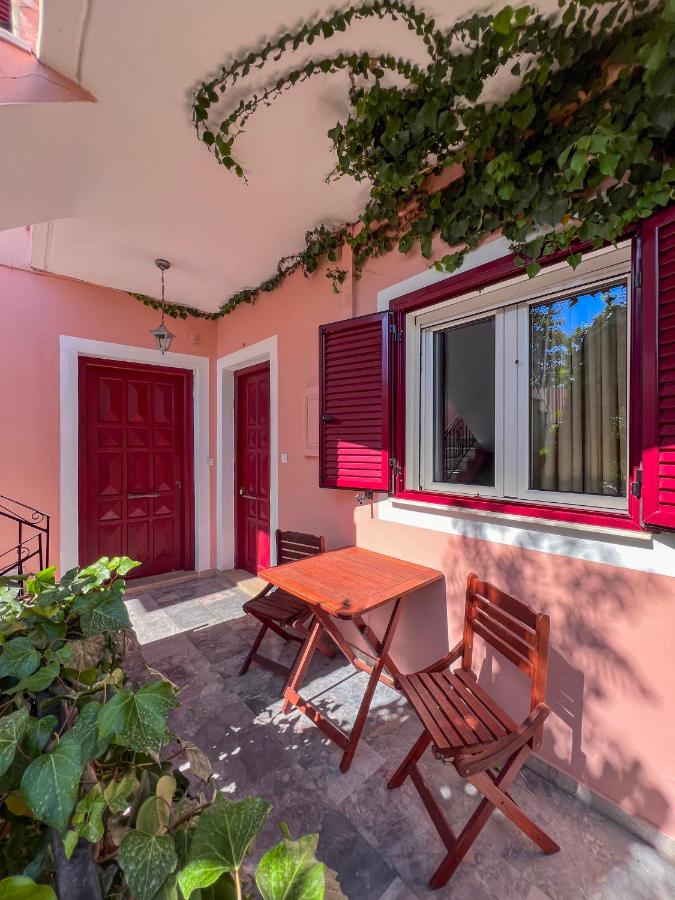 Koutouki Apartments - B&B