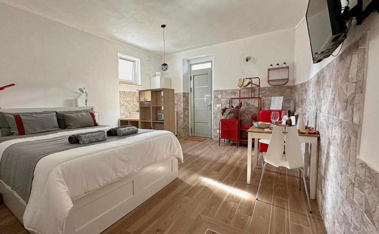 Duck Palace 1 - B&B Menago